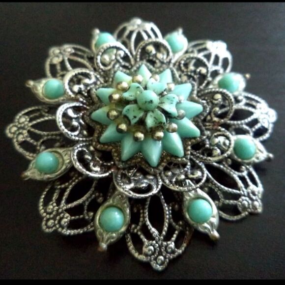 VINTAGE ESTATE SILVER TONE TURQUOISE FLORAL 1 3/4" BROOCH - Picture 1 of 3